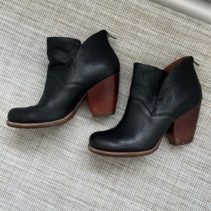 Kork-Ease Castaneda Black Leather Block Wood Heel Boho Western Minimalist Bootie